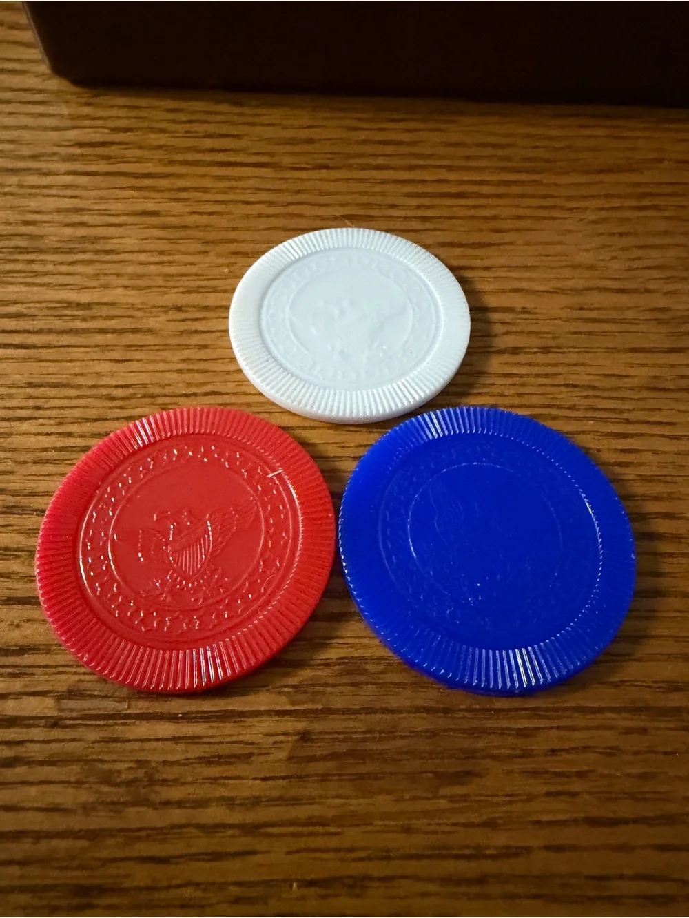 Vintage mid century 100 plastic Poker Chips Set - White, Blue & Red - Unbranded